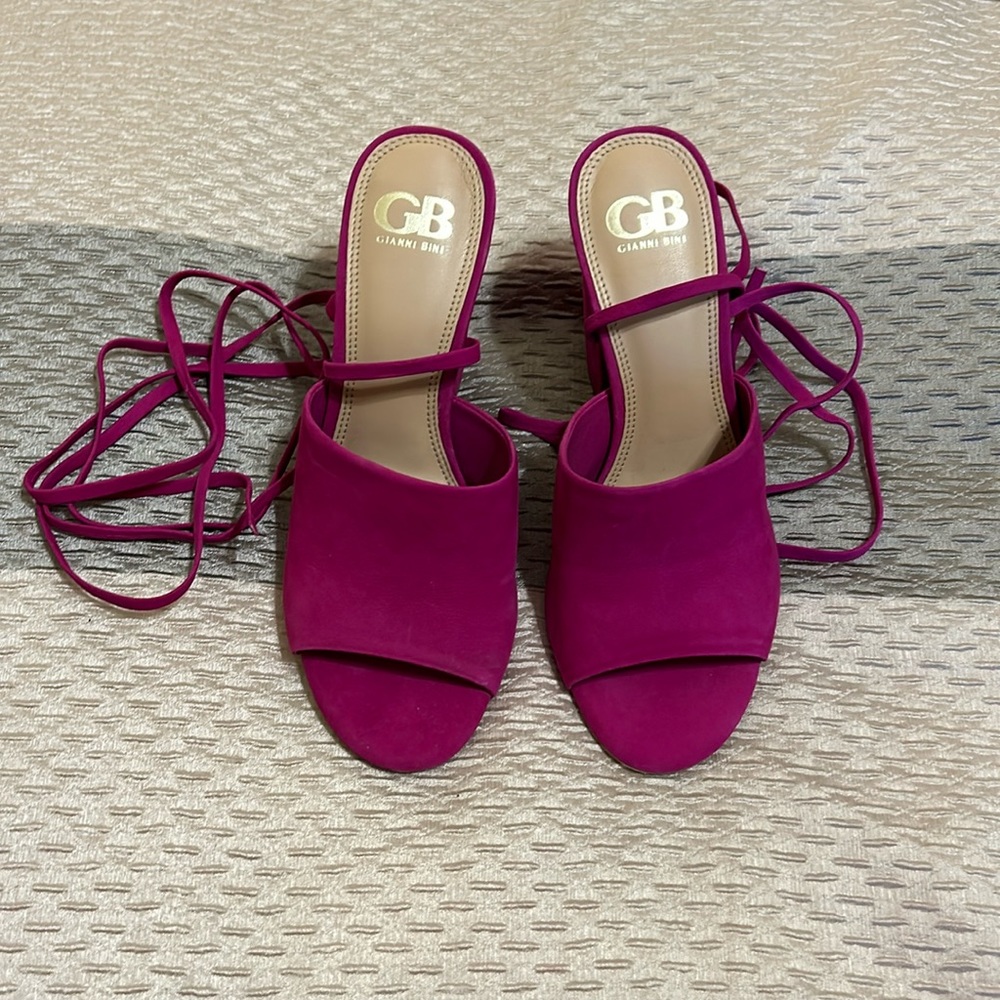 Gianni Bini Fuchsia Pink Suede Heels